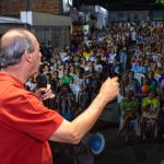 Na Cidade Nova, Omar defende retomada do funcionamento 24 horas das delegacias