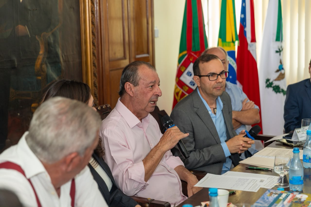 Omar Aziz propõe pacto com comércio para ampliar crédito no Amazonas