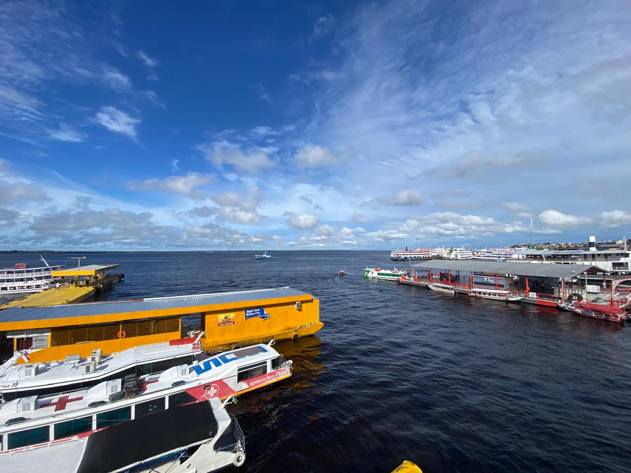 Rio Negro baixa 61 cm e chega a 25,86 metros em Manaus Rio Negro baixa 61 cm e chega a 25,86 metros em Manaus