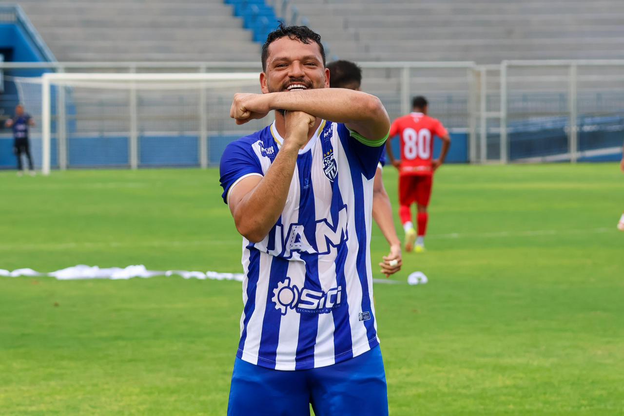 Campeão nos campos e nos negócios: Tiago Amazonense concilia futebol e academias em Manaus