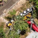 Guindaste tomba em área da Honda e atinge fiação de alta tensão no Distrito Industrial