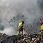 VÍDEO: Incêndio no lixão de Iranduba passa de 18 horas e fumaça chega a Manaus