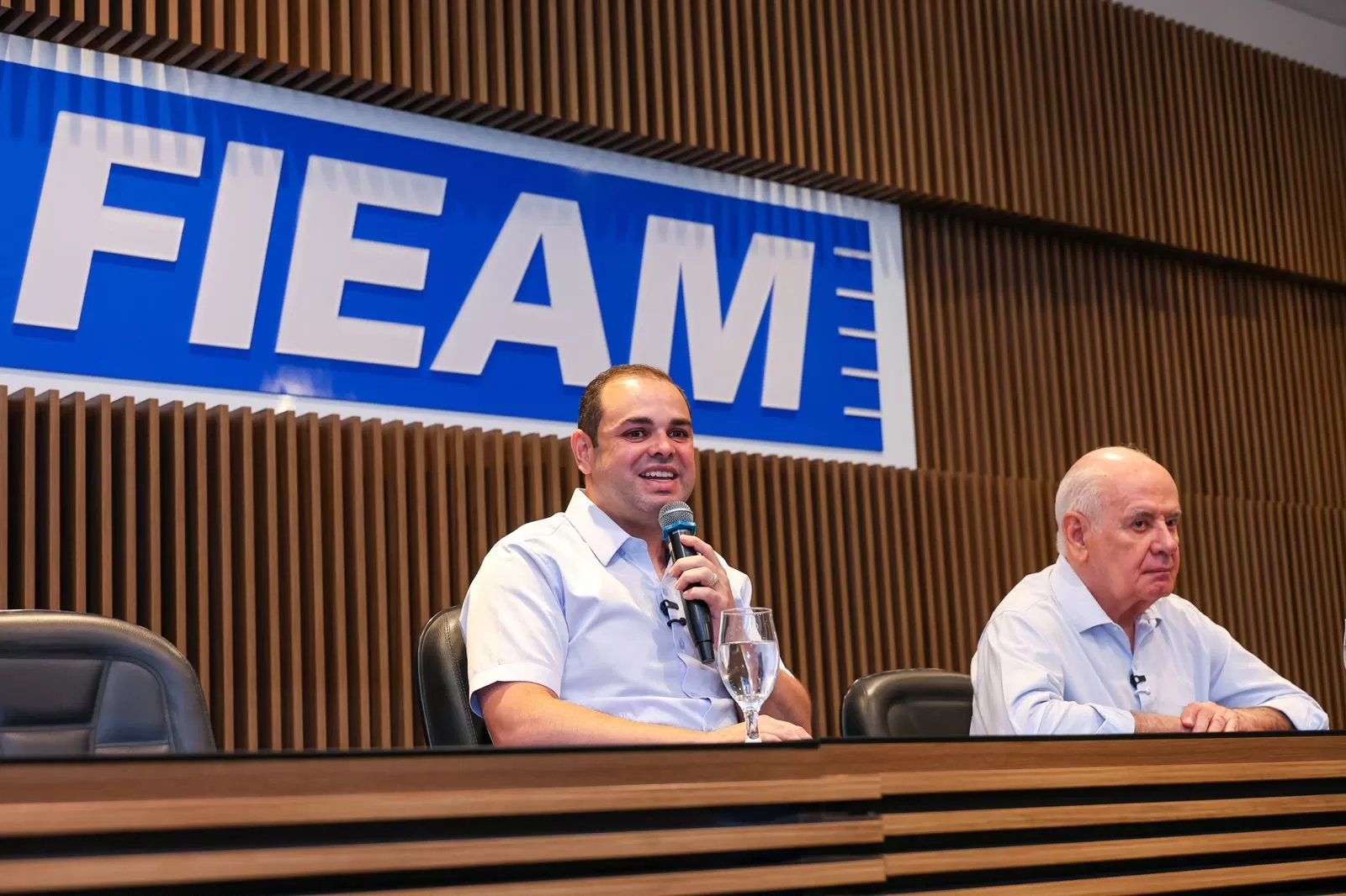 Cidade defende diálogo com indústria e novas matrizes econômicas para gerar emprego e renda no AM