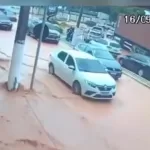 VÍDEO: Rompimento de adutora causa transtorno no trânsito e deixa várias áreas sem água em Manaus