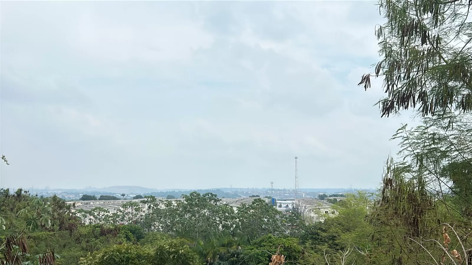 Qualidade do ar em Manaus chega a nível péssimo após fumaça de queimadas encobrir a cidade