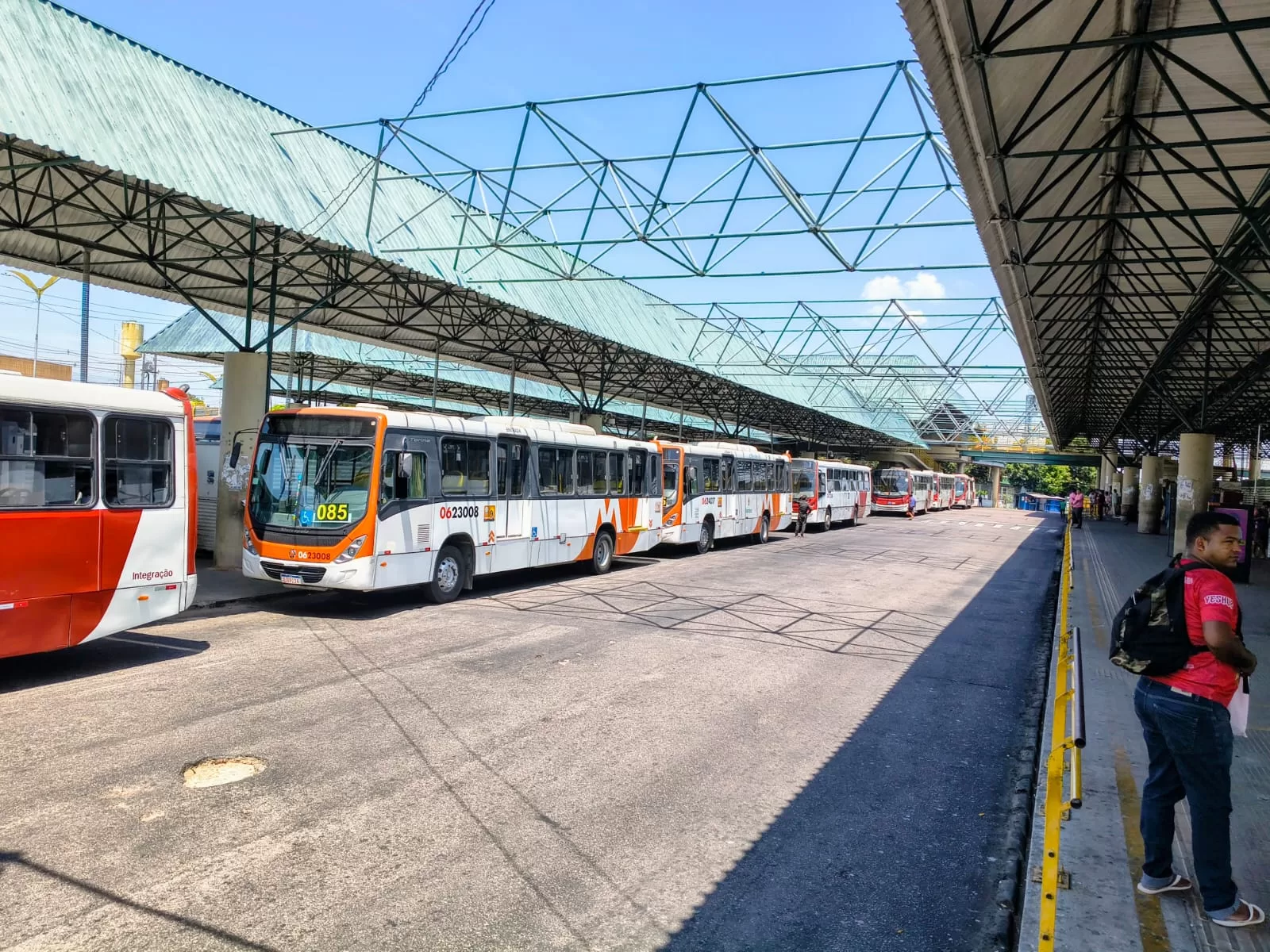Prefeito diz que paralisação de ônibus foi encerrada em Manaus