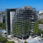 Botânica Office: prédio com jardins na fachada viraliza em Manaus