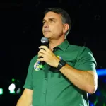 PF apura se Flávio Bolsonaro deixou o país pela Argentina para seguir aos EUA; aliados negam fuga