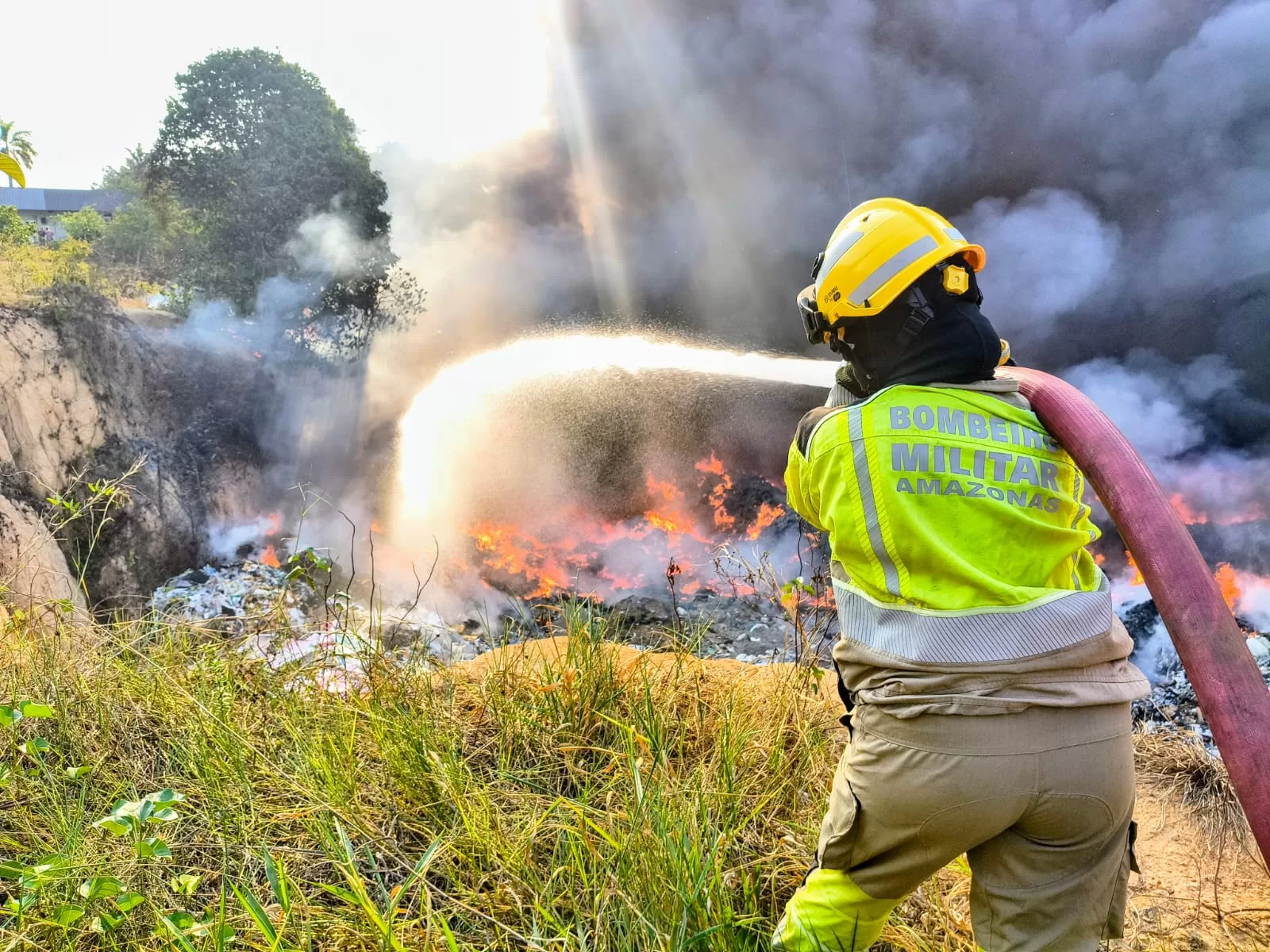 Incêndios colocam 36 municípios do Amazonas em emergência