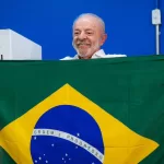 Lula vota em São Bernardo do Campo ao lado de Janja e aliados políticos