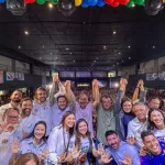 Omar reúne militância e pede mobilização por mais votos até o fim do segundo turno