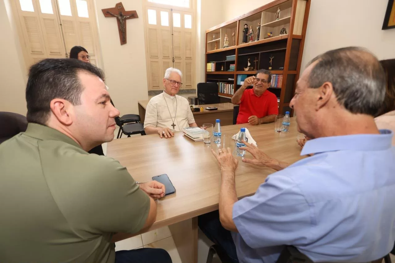 Omar visita cardeal Leonardo Steiner e destaca papel das igrejas em ações sociais no AM