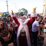 Papai Noel abre temporada de Natal com carreata na Zona Leste de Manaus