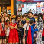 Caça aos doces e concurso de fantasias agitam Halloween em shopping de Manaus neste sábado