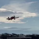 Vídeo mostra queda de avião que matou o empresário amazonense Victor Simões em SP