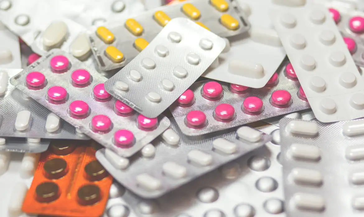 Anvisa manda apreender lotes de medicamento contra o câncer por suspeita de falsificação