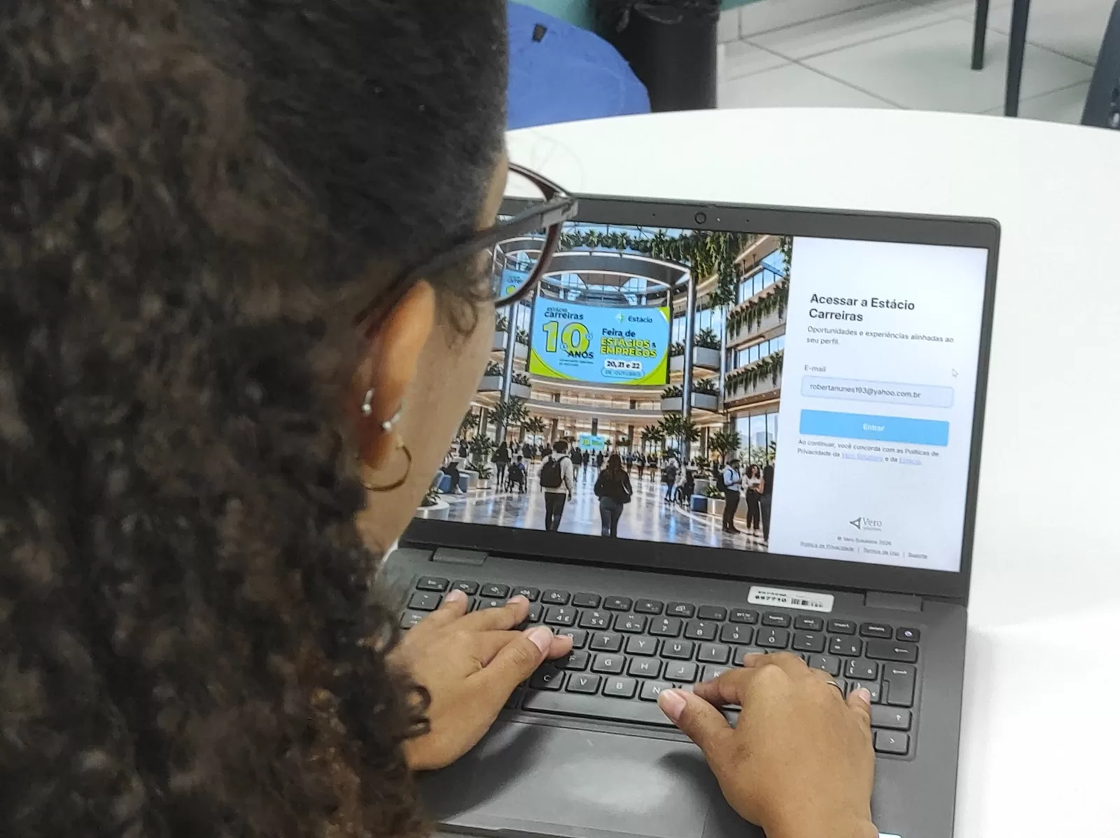 Feira virtual da Estácio oferece 1 milhão de vagas de emprego e estágio; veja como participar