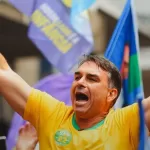 Aliado de Trump afirma que Flávio Bolsonaro chegou aos EUA