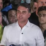 PF cancela passaportes de Flávio Bolsonaro após suspeita de fuga para os EUA