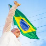 Lula é reeleito presidente do Brasil após virada histórica contra Flávio Bolsonaro